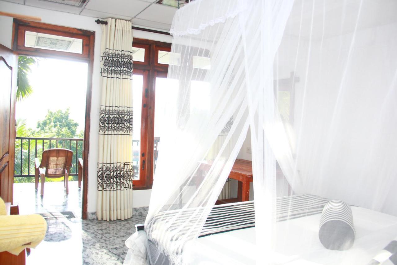 Bed and Breakfast Different View Елла Екстер'єр фото