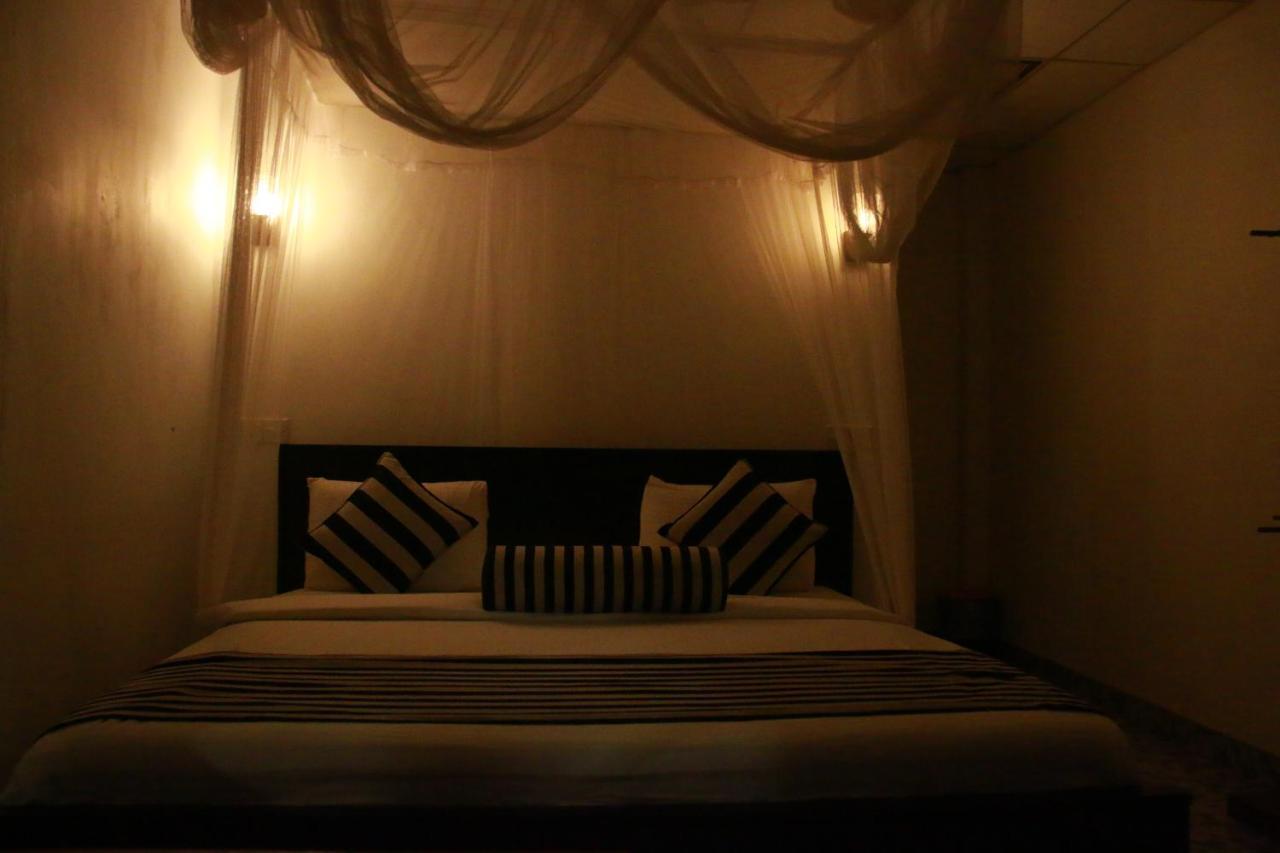 Bed and Breakfast Different View Елла Екстер'єр фото